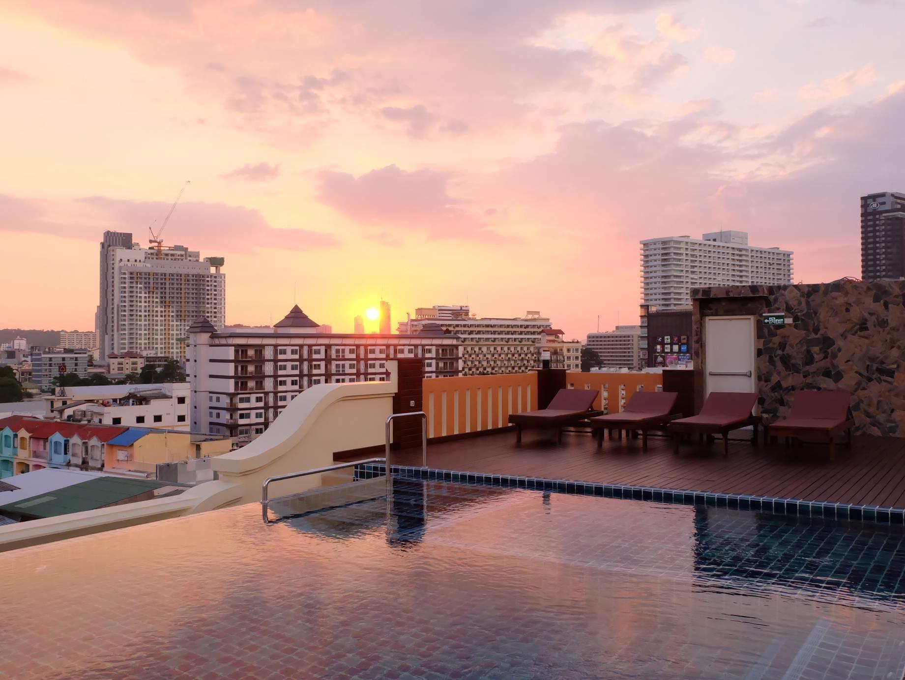 D Hotel Pattaya Extérieur photo
