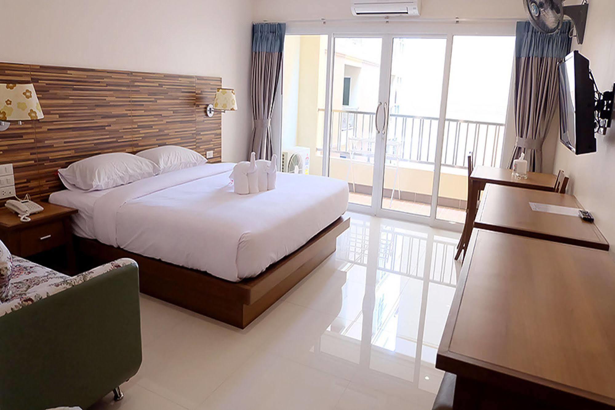D Hotel Pattaya Extérieur photo