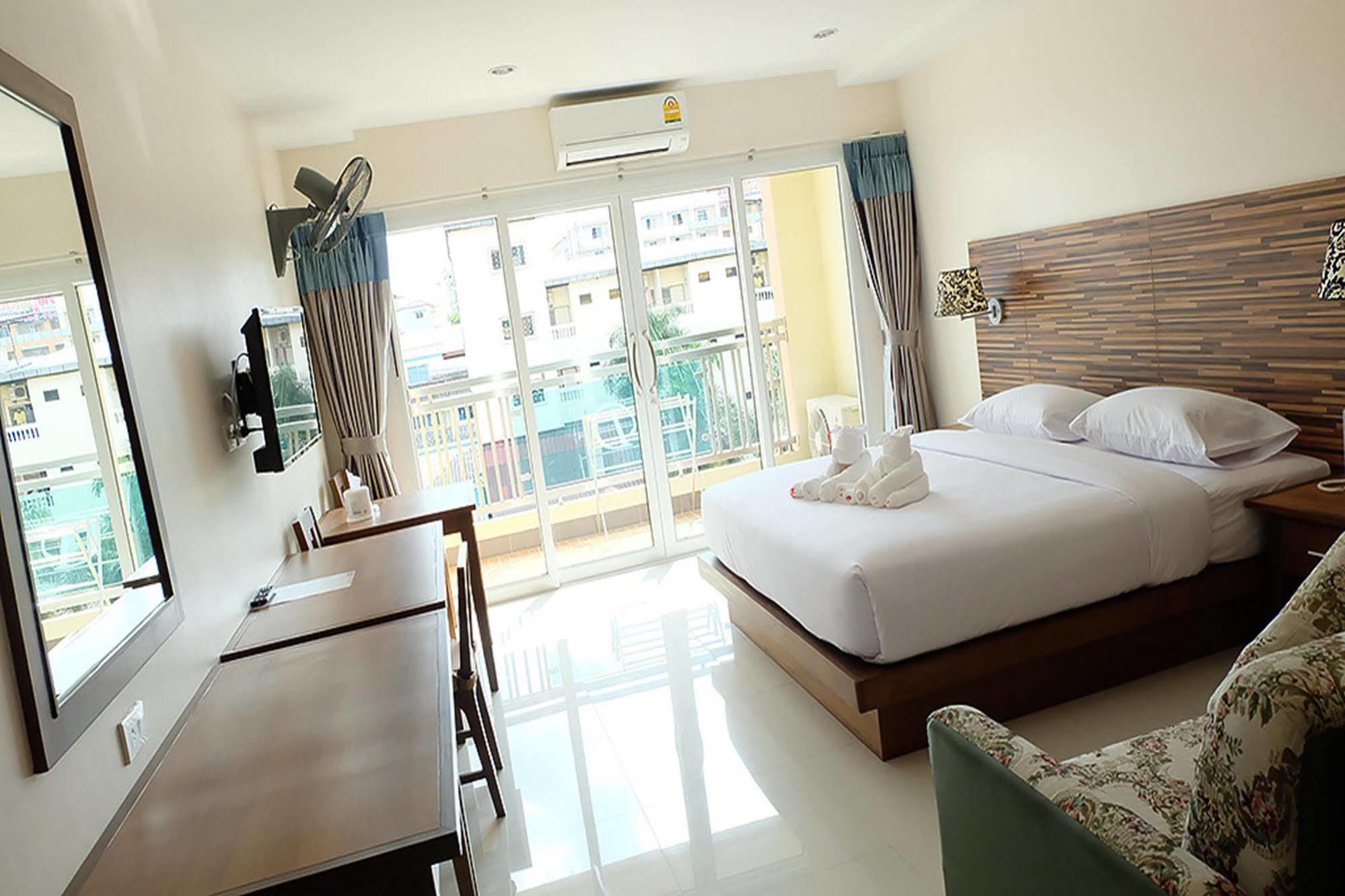 D Hotel Pattaya Extérieur photo