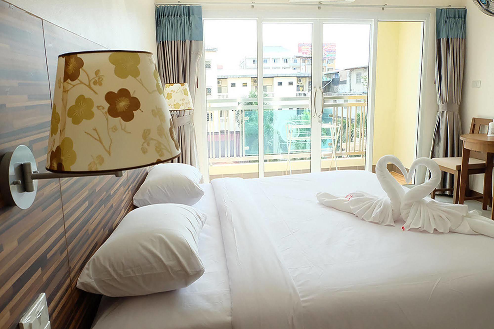 D Hotel Pattaya Extérieur photo