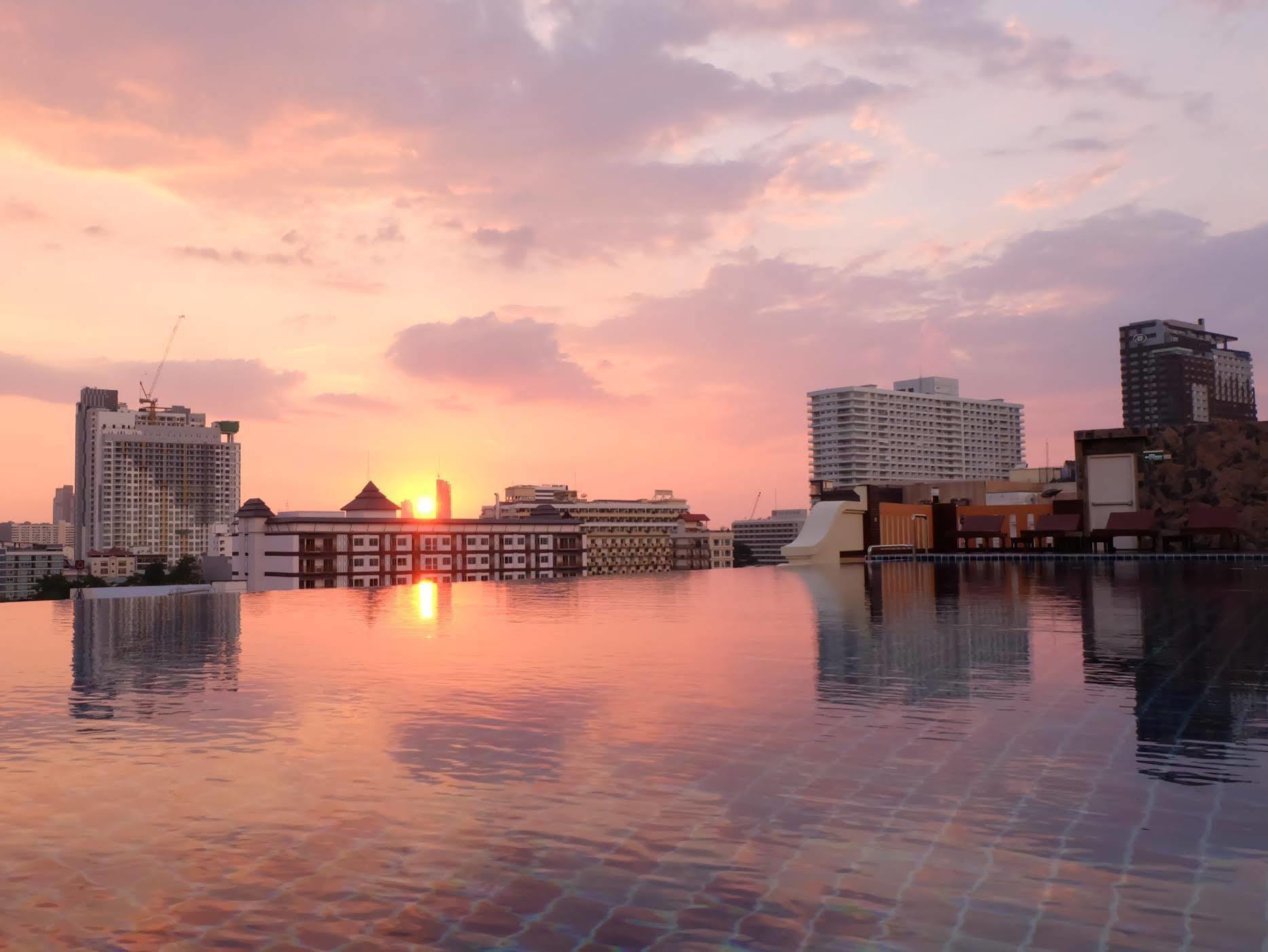 D Hotel Pattaya Extérieur photo